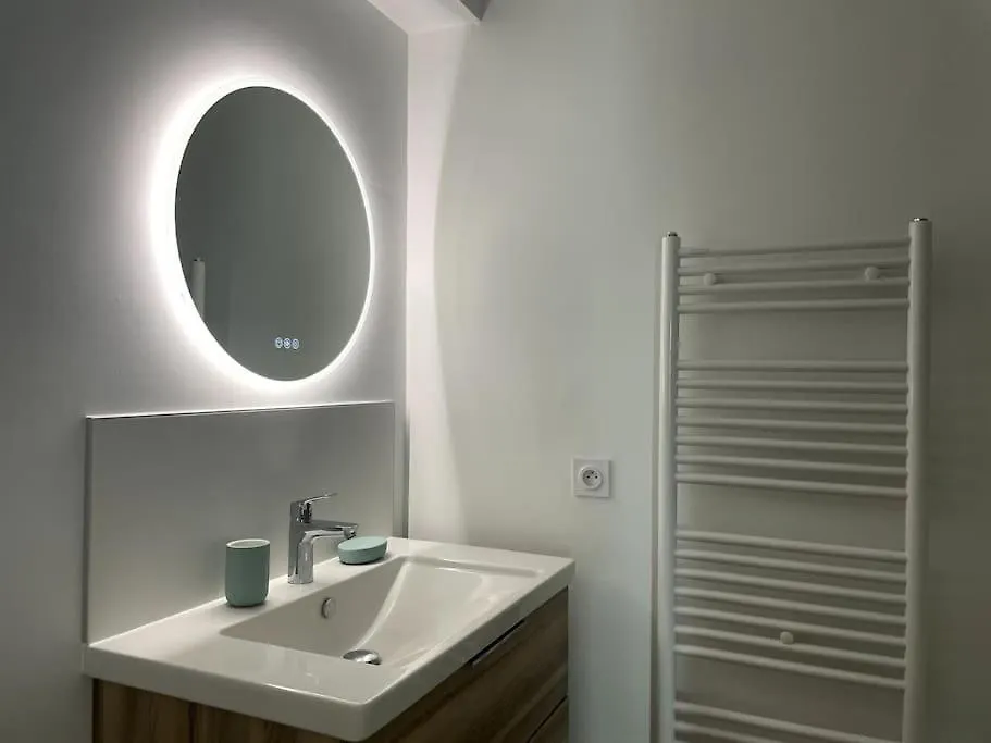 Apartament Hisse Et Oh, T2 Avec Balcon Vue Port Et Parking Vannes