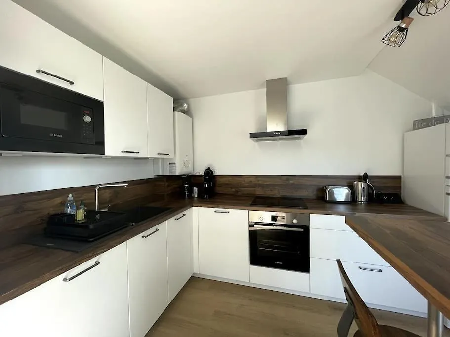 Apartament Hisse Et Oh, T2 Avec Balcon Vue Port Et Parking Vannes