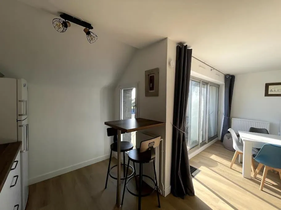 Apartament Hisse Et Oh, T2 Avec Balcon Vue Port Et Parking Vannes 0*,  Francja
